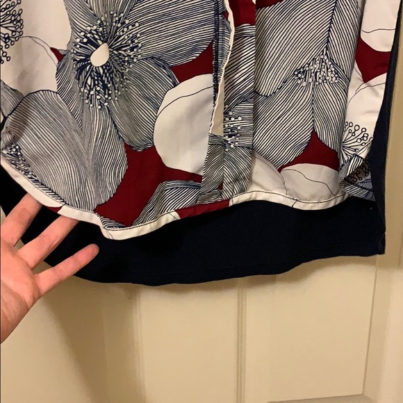 Merona floral sleeveless shirt. - Picture 2 of 6